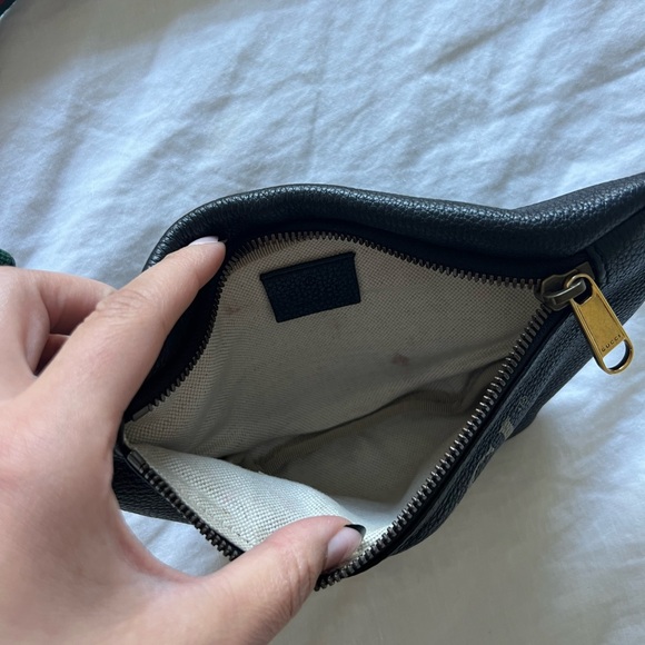 Gucci Fanny pack - black with Gucci logo adjustable - purchased in Italy - Picture 4 of 7